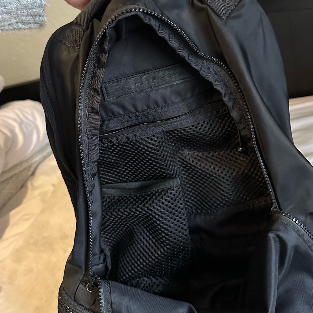 Lululemon backpack - Picture 3 of 7